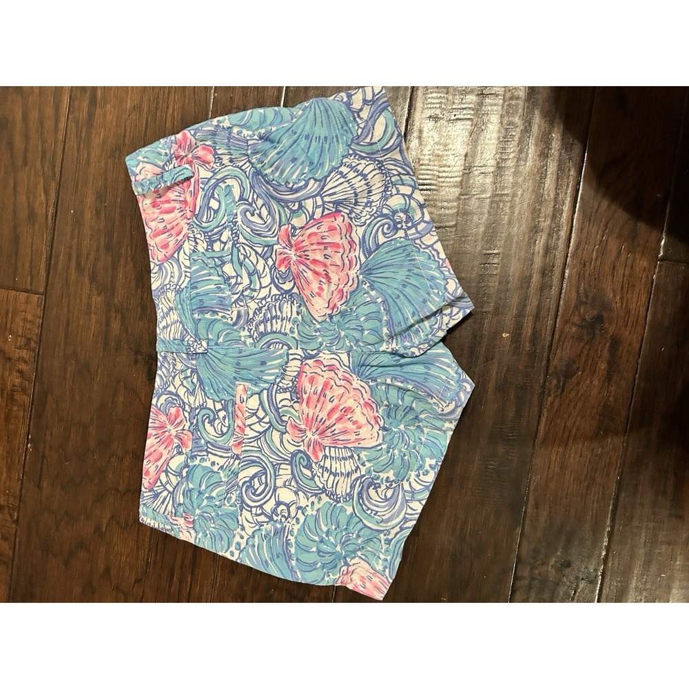 Lilly Pulitzer Blue Haven Raising Shell Walsh Shorts Size 4 - Picture 4 of 4